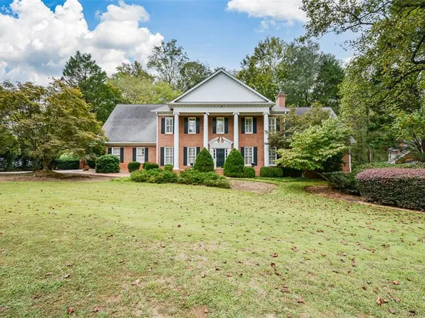 1640 Lazy River Ln, Sandy Springs, GA 30350