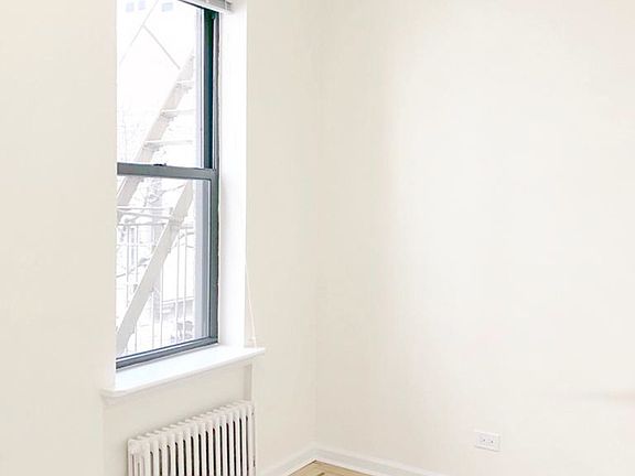 4th image of 214 E 51st St APT 3H