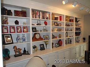 5th image of 9 Oakmont Cir