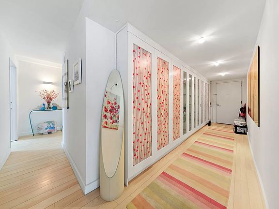 3rd image of 322 W 57th St APT 29H1