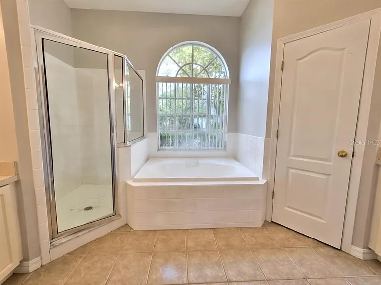 10805 Australian Pine Dr — Photo 12