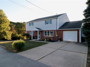 416 Green St, Houston, PA 15342