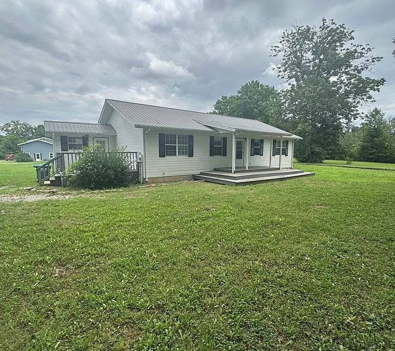 6250 W Highway 136