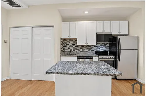 1648 Park Rd NW #6 Photo 1