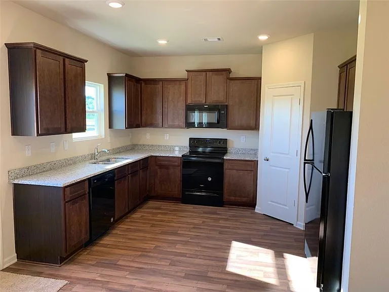 771 Independence Ave — Photo 6