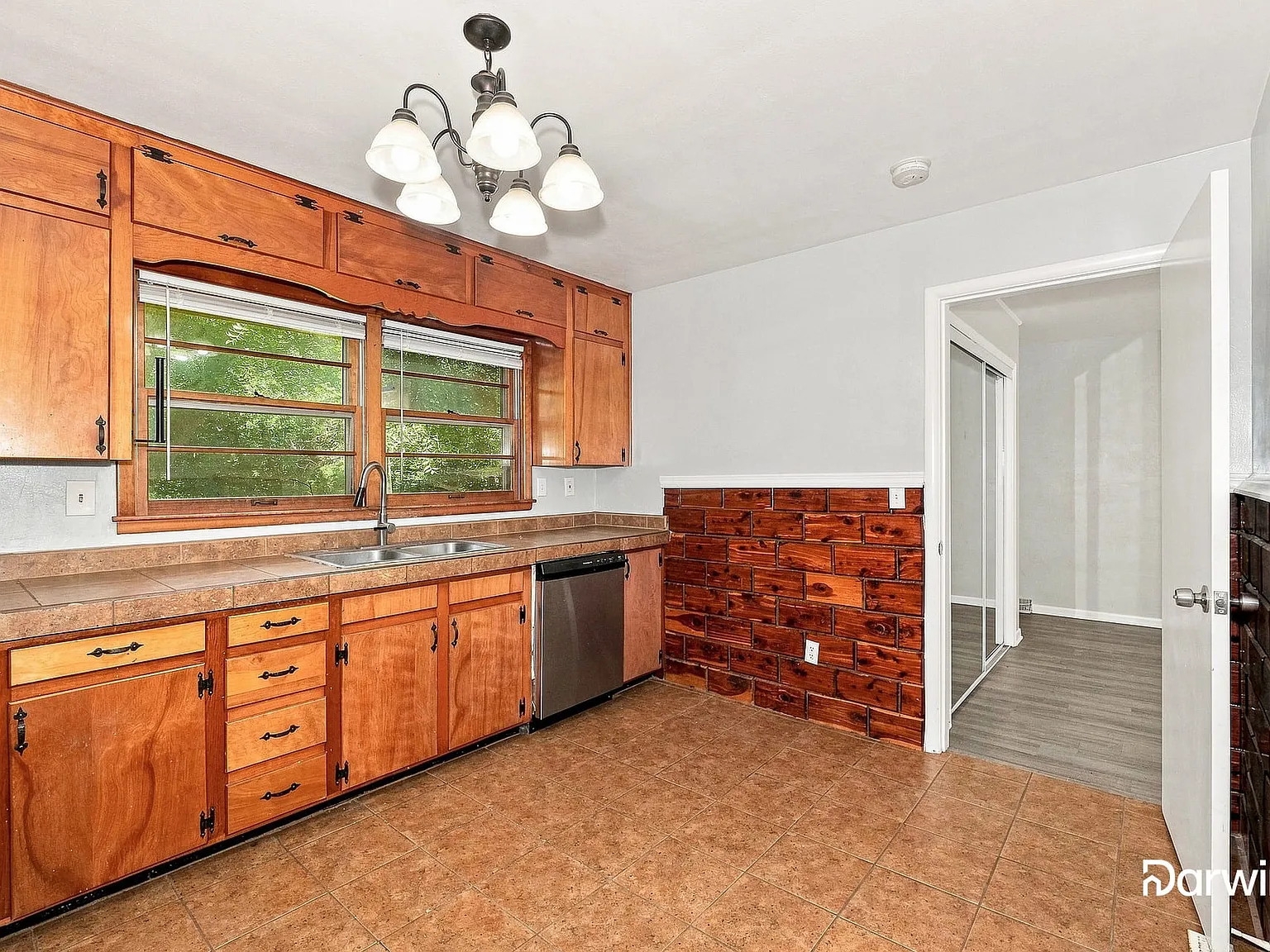 3 bed, 1.0 bath, 1258 sqft, $1,495 — Photo 3