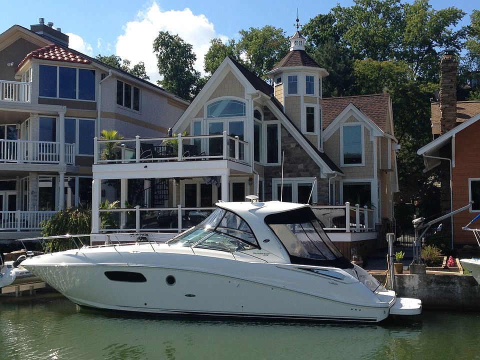 1st image of 229 Yacht Club Dr