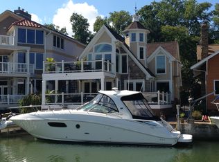 229 Yacht Club Dr, Rocky River, OH