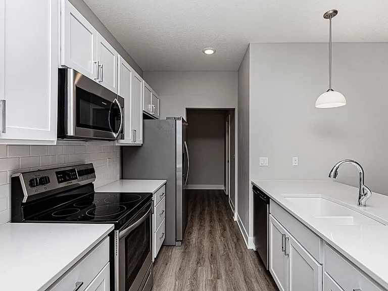 5638 Fernwood Dr — Photo 8