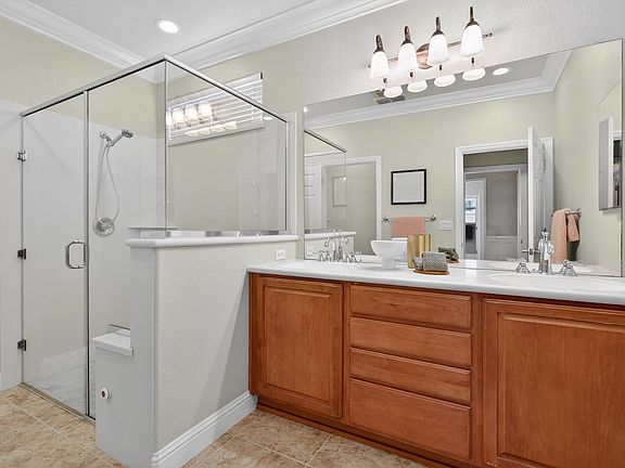 3rd image of 2379 Pepper Tree Ln