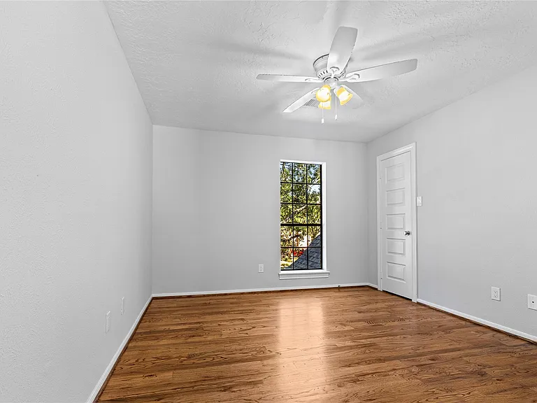 21203 Lochmere Ln — Photo 28