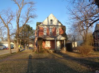 335 SW Western Ave, Topeka, KS 66606