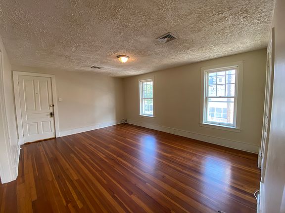 3rd image of 22 Walnut St