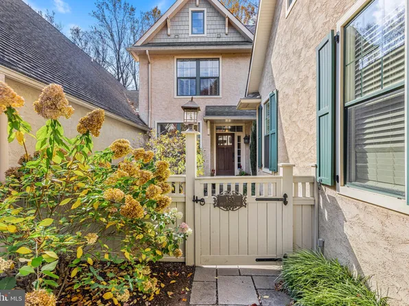 130 Traymore Ln, Media, PA 19063