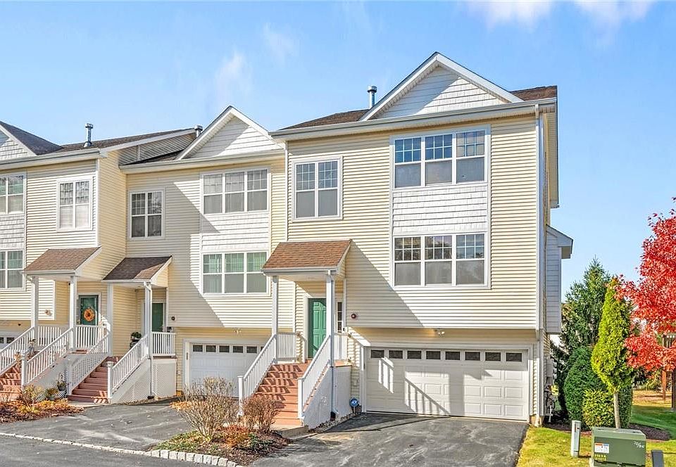 1st image of 81 Woodlake Drive