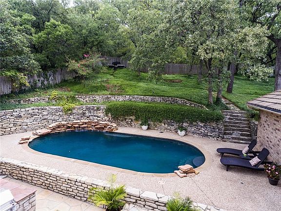 5th image of 805 Portofino Dr