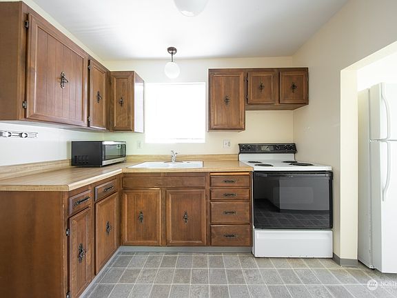4th image of 309 N 74th St