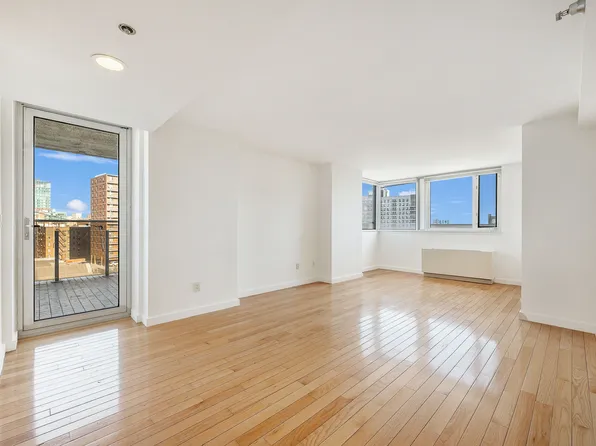 133-38 Sanford Avenue image 14 of 17