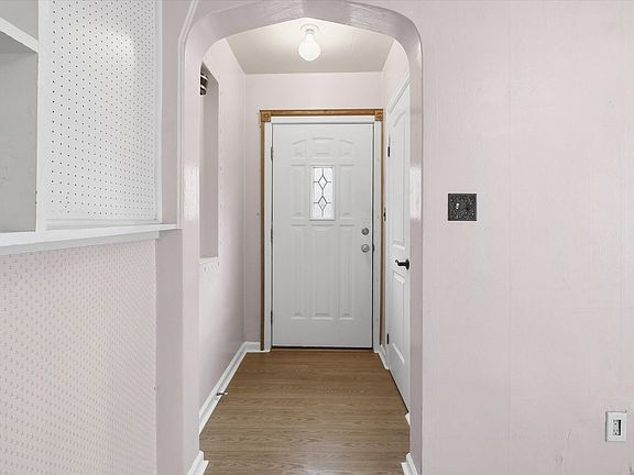 5th image of 335 N 400 W