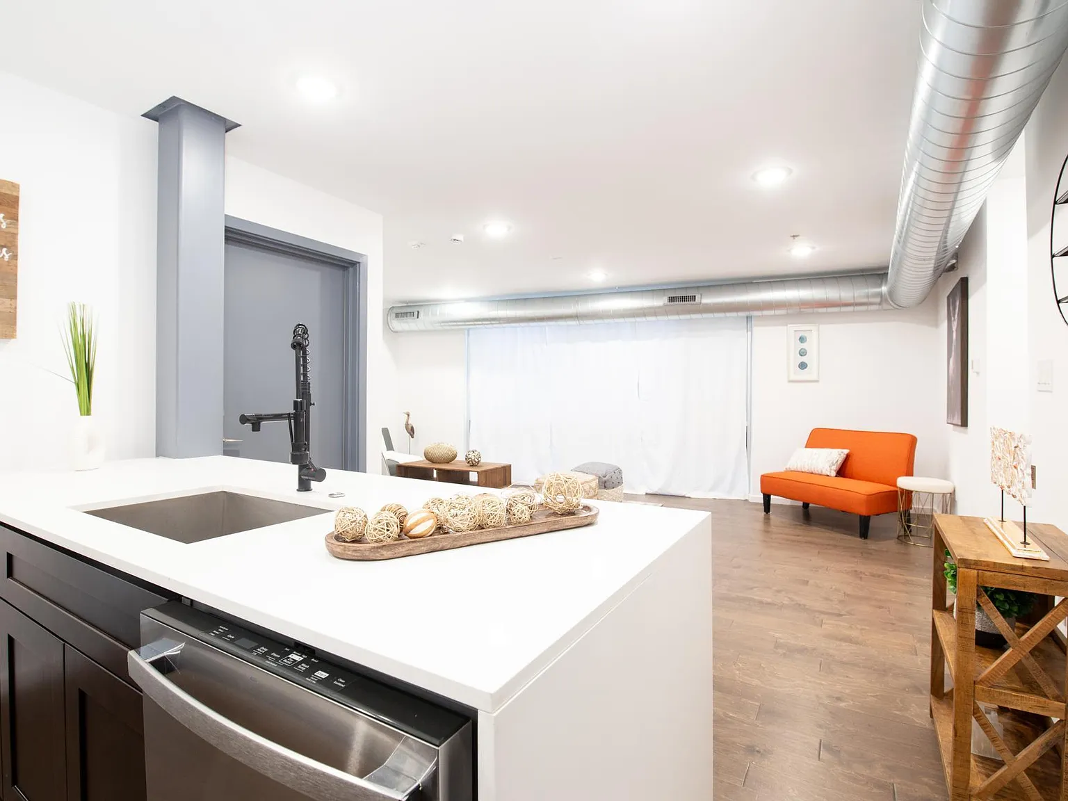 2 bed, 1200 sqft, $1,850 — Photo 4