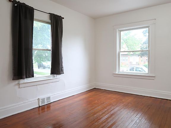 3rd image of 547 23rd St APT 1