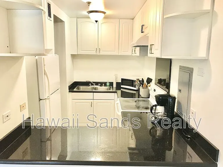 501 Hahaione St #19K — Photo 5
