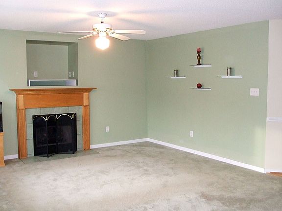 Family Room w/ Gas Fireplace