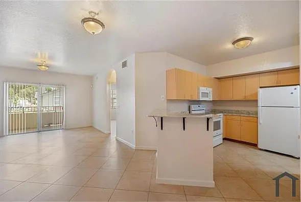 1 bed, 878 sqft, $1,800 — Photo 3