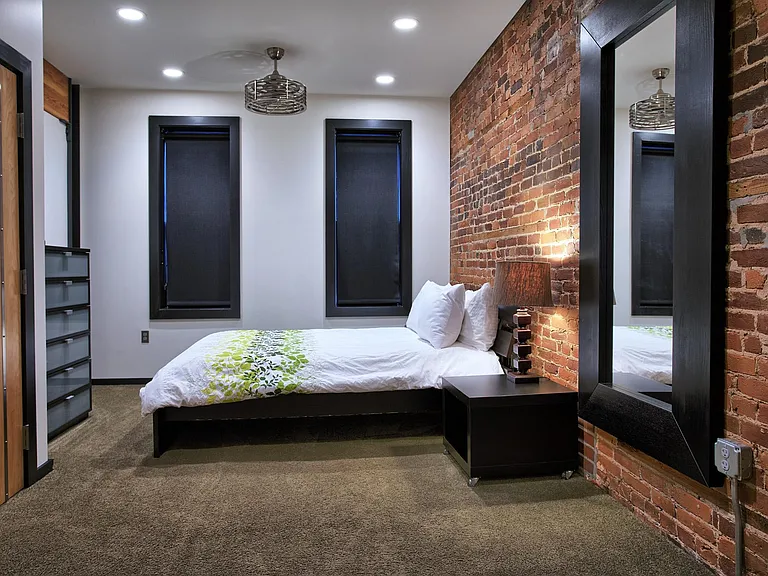 209 E 3rd St #2C — Photo 14