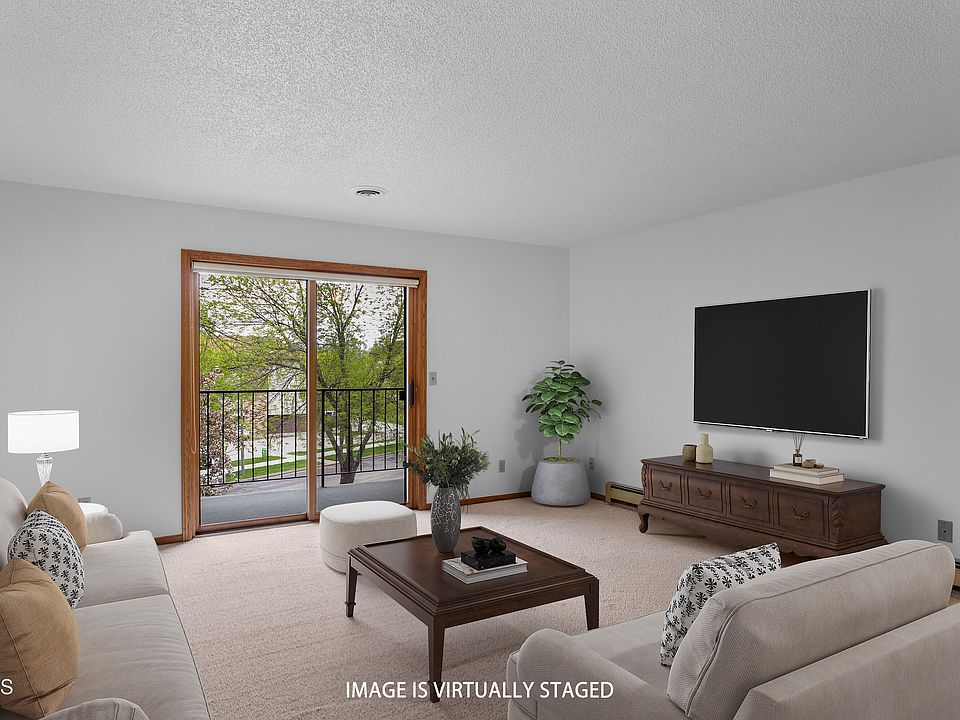 1st image of 2635 Gateway Ave APT 9