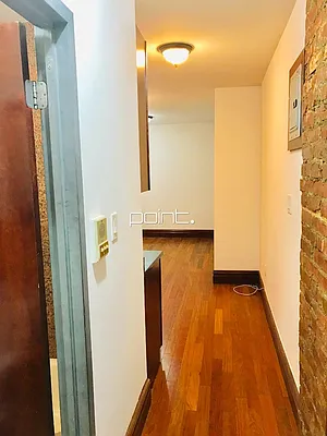 Rented by Point NYC | media 32