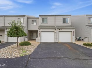 2534 W Village Dr, Toledo, OH 43614
