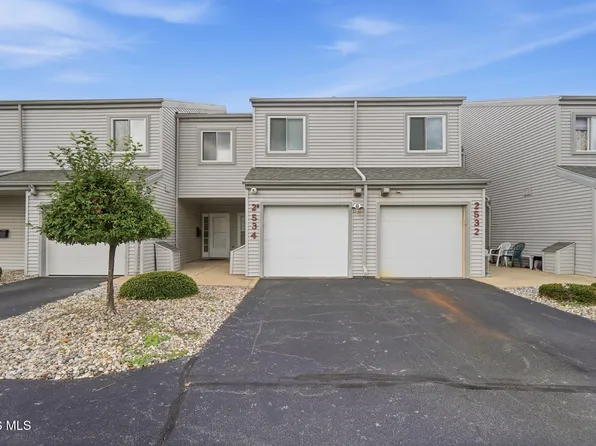 2534 W Village Dr, Toledo, OH 43614