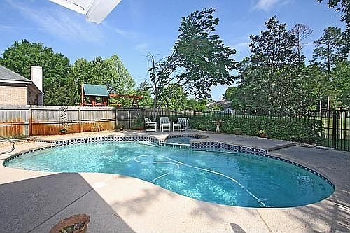 In-ground pool & spa
