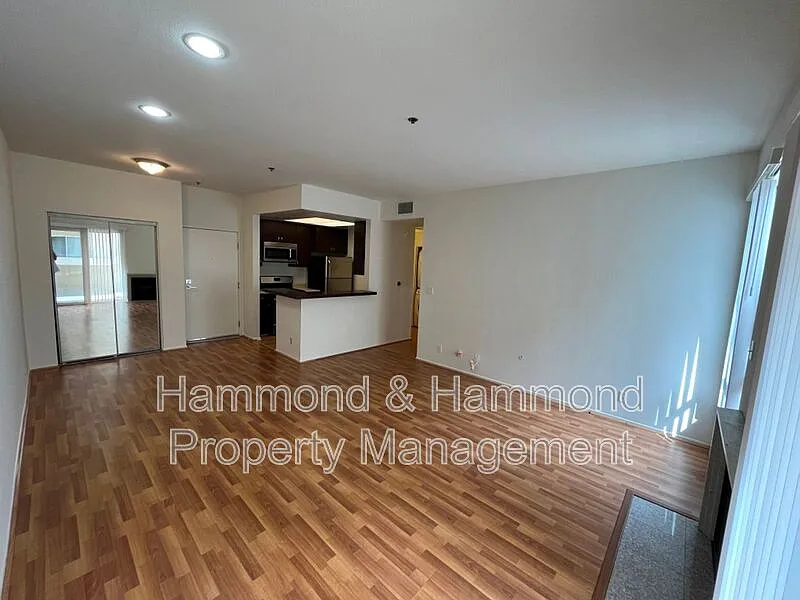 1 bed, 1.0 bath, 619 sqft, $2,195 — Photo 3