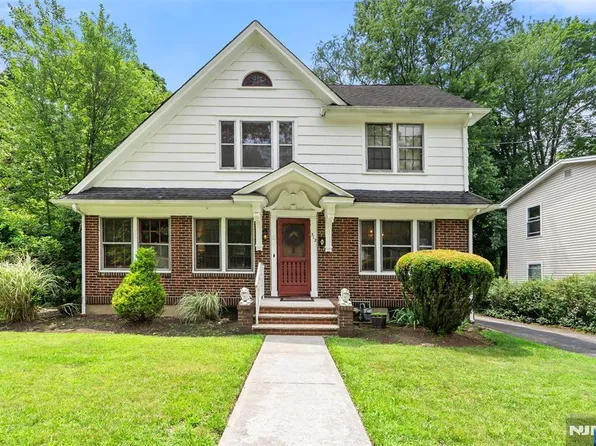 312 Ivy Ln, Englewood, NJ 07631