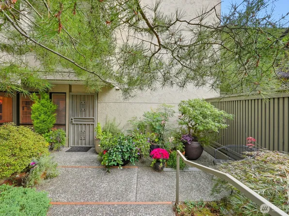 6562 Park Point Way NE #B106, Seattle, WA 98115