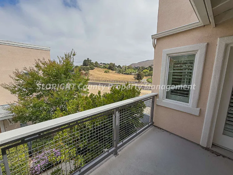 941 Humbert Ave — Photo 12
