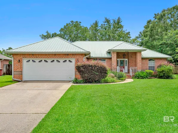 33300 Woodlands Dr, Lillian, AL 36549