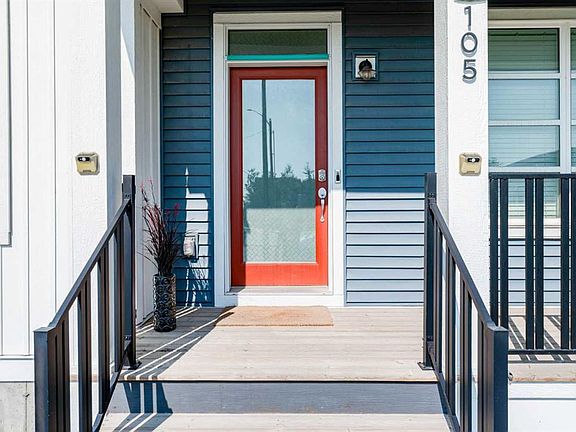 3rd image of 105 E Highview Gate SE