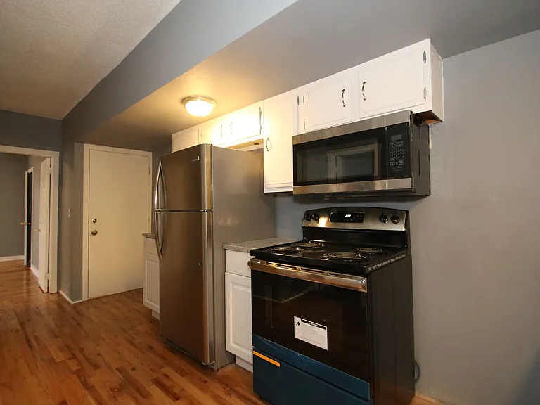 176 Bassett — Photo 7