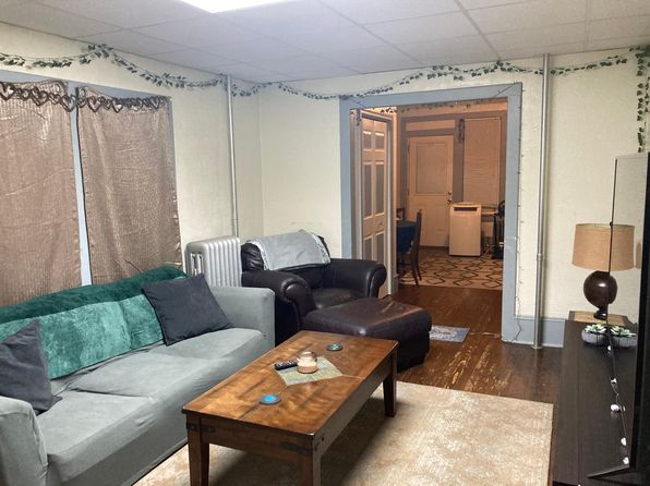 224 W Main St