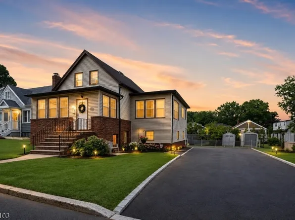 22 Passaic Ave, Hasbrouck Heights Boro, NJ 07604
