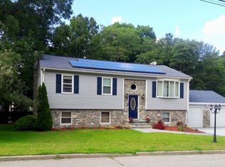 9 Cross Bow Ln, West Warwick, RI 02893