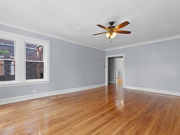4th image of 6704 N Rockwell St