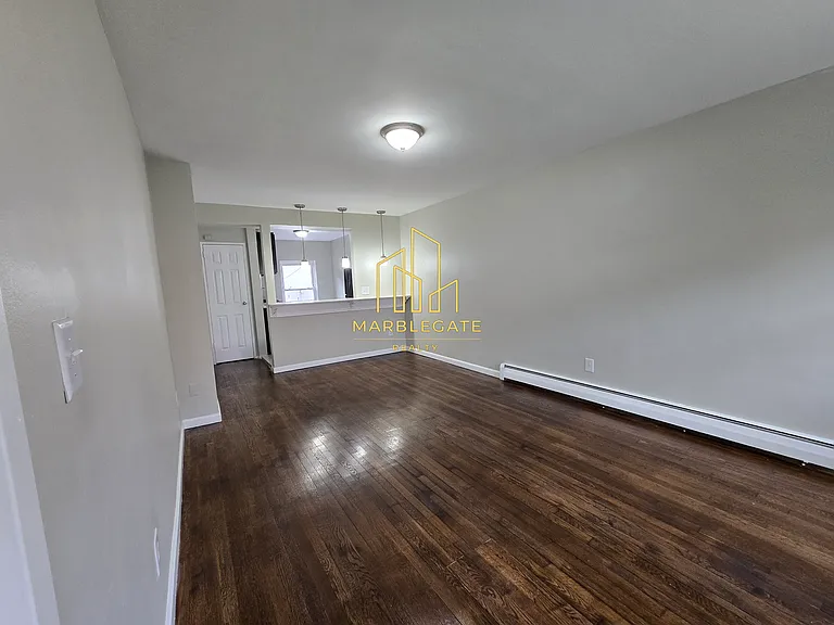 111-112 Lincoln Ave #111A — Photo 3