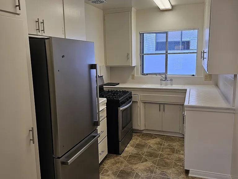 515 Center St #C — Photo 4
