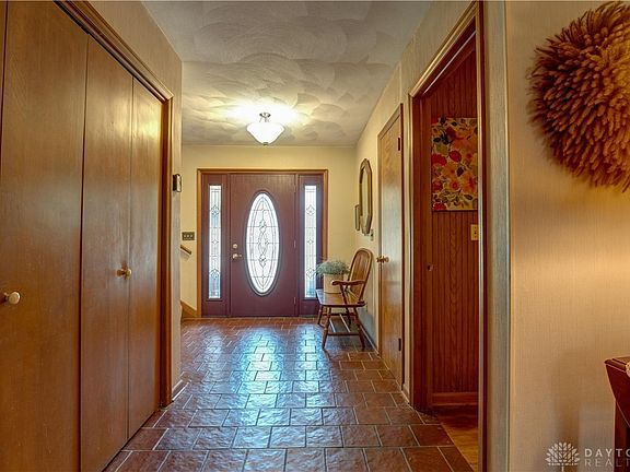 4th image of 1234 Howard Dr