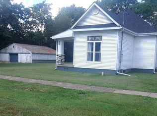 125 Crane St, Virden, IL 62690