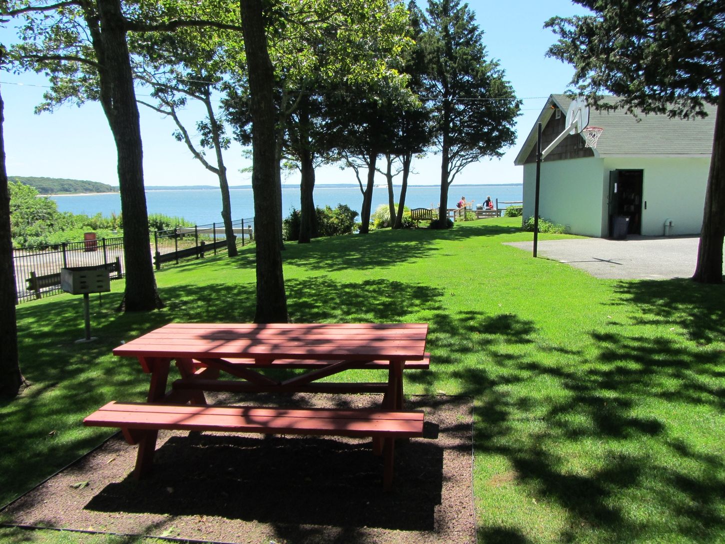  Bayfront picnic area